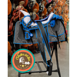 Montura para Caballo Cuadrada de Cuero Recuperado con Cantinas