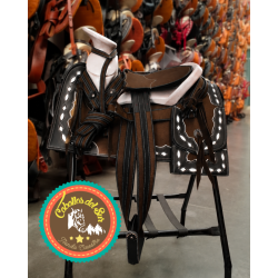 Montura para Caballo Cuadrada de Lona con Cantinas