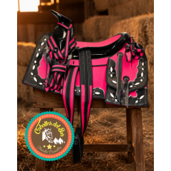Montura para Caballo Cuadrada de Lona con Cantinas